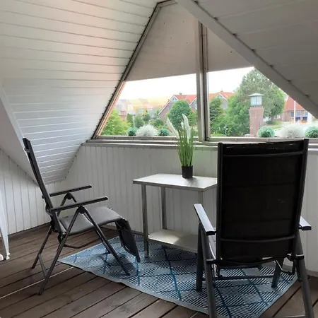 Hauszeit Kapitaenshaus Friedrichsschleuse * Carolinensiel