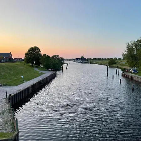 Hauszeit Kapitaenshaus Friedrichsschleuse * Carolinensiel